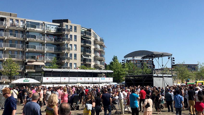 curved roof overkapping tibune