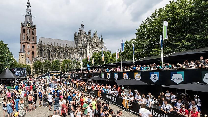 VIP lounge met overkapping