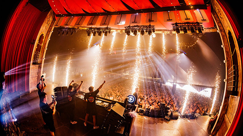 blue horizon podium dj-booth