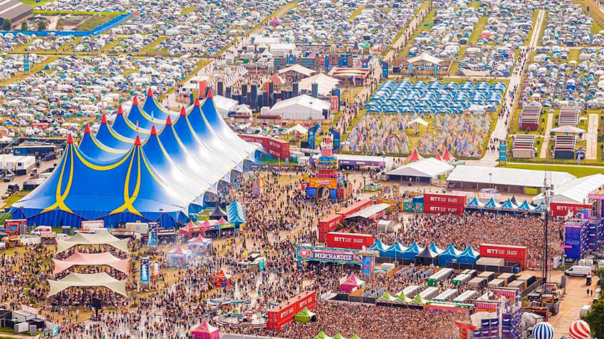 grote tent festivalterrein blue horizon