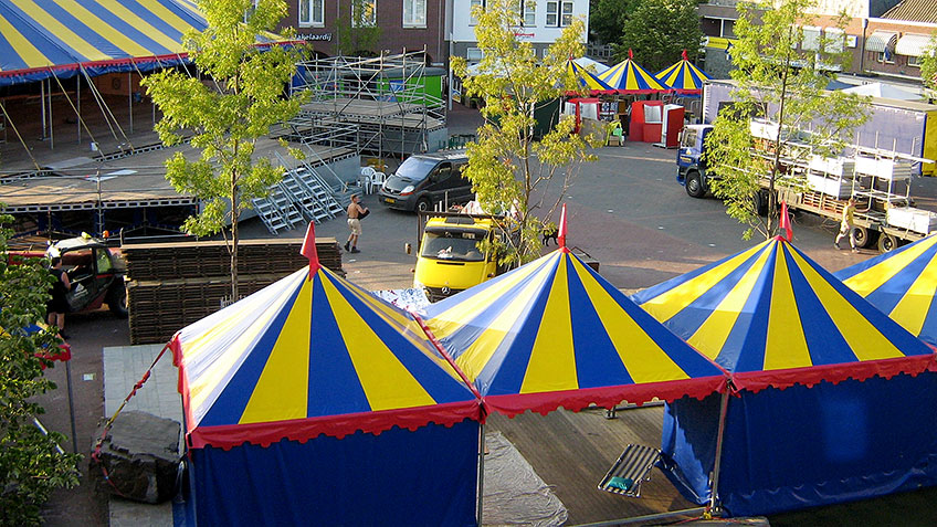 Carretent op plein 5 meter blauw geel