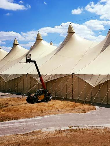 Wij bouwen feesttenten van klein tot groot