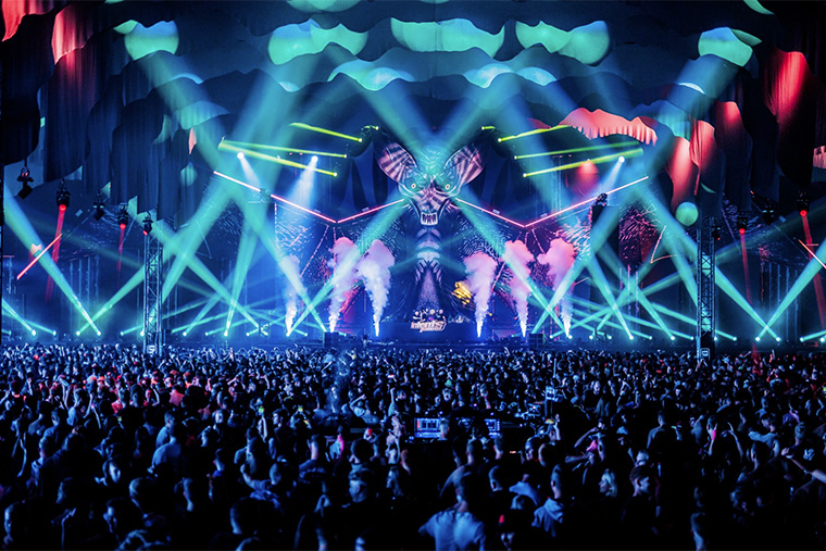 Grote evenemententent van 6500m2 voor grootschalig event